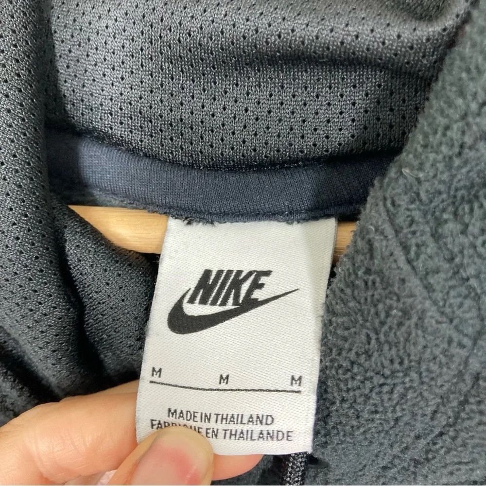 Nike Club Fleece Winterized Pullover Hoodie Mens M Black Lightweight